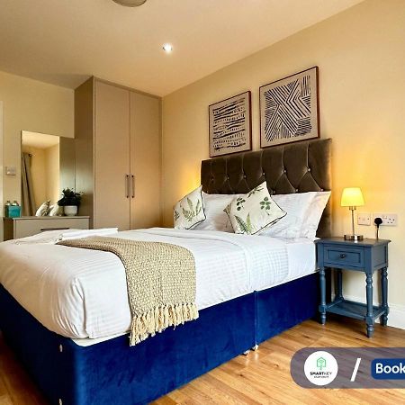 Modern 2 Bed 2 Bath Apartment Free Parking Watford  Buitenkant foto