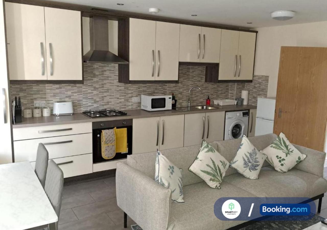 Modern 2 Bed 2 Bath Apartment Free Parking Watford  Buitenkant foto