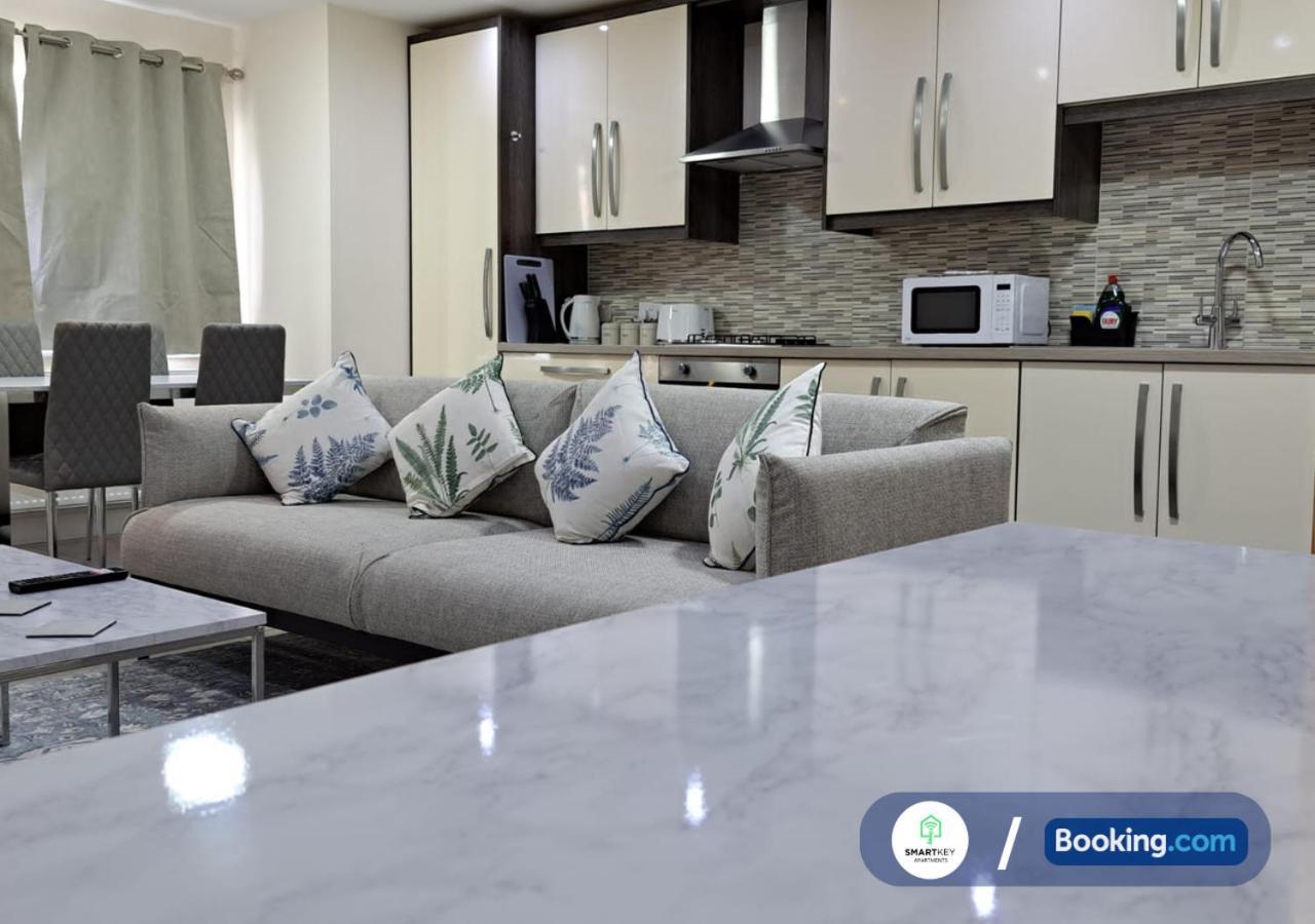 Modern 2 Bed 2 Bath Apartment Free Parking Watford  Buitenkant foto