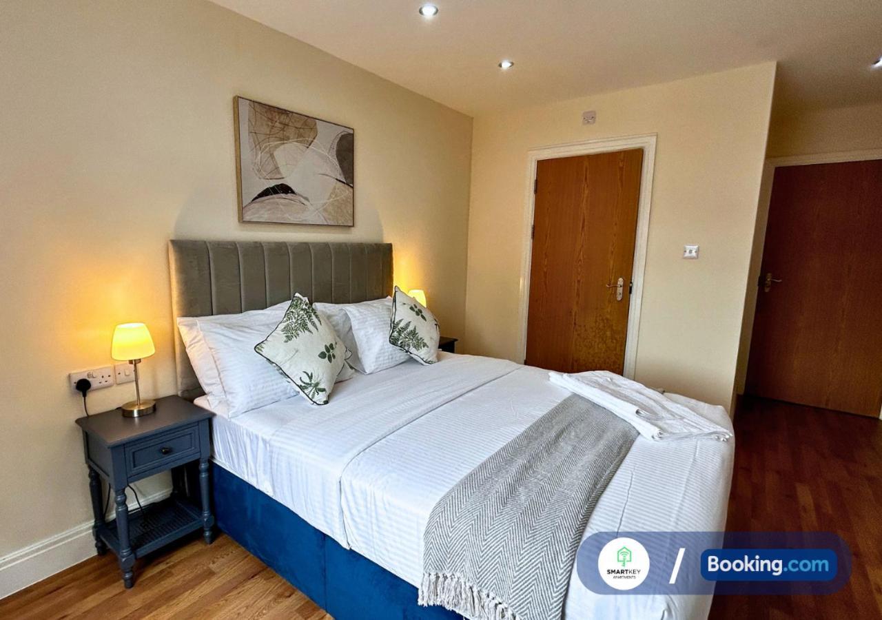 Modern 2 Bed 2 Bath Apartment Free Parking Watford  Buitenkant foto