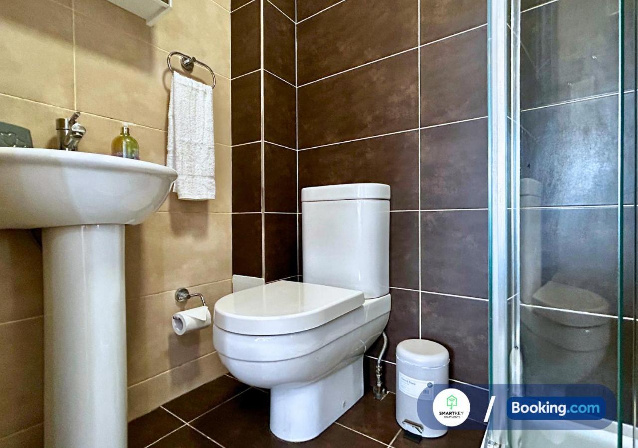 Modern 2 Bed 2 Bath Apartment Free Parking Watford  Buitenkant foto