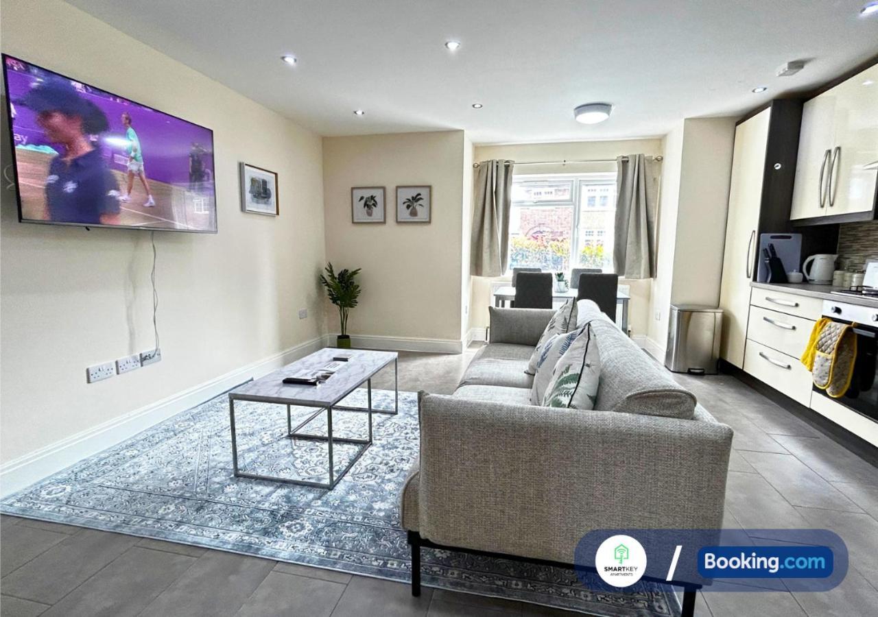 Modern 2 Bed 2 Bath Apartment Free Parking Watford  Buitenkant foto