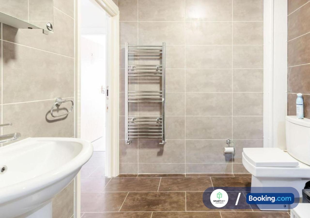 Modern 2 Bed 2 Bath Apartment Free Parking Watford  Buitenkant foto