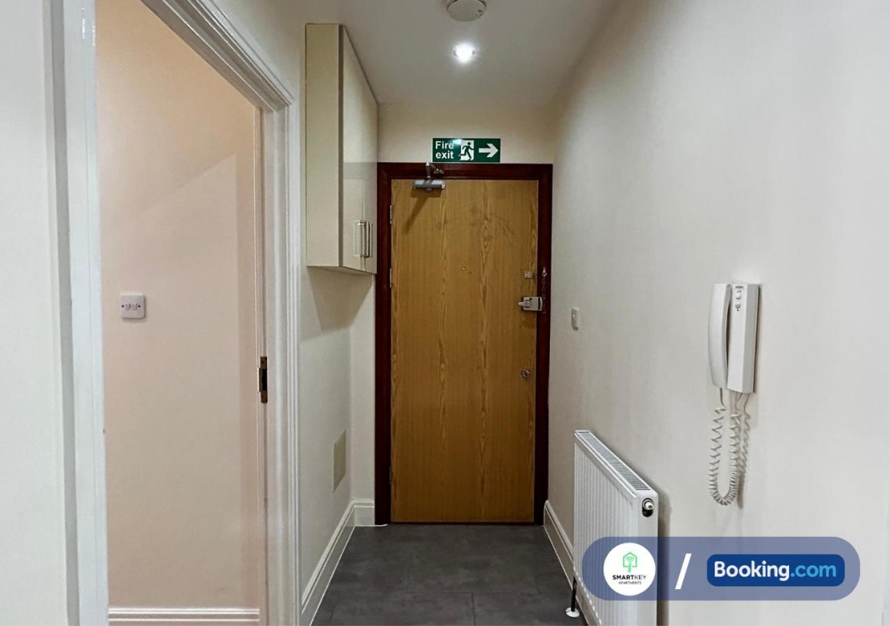 Modern 2 Bed 2 Bath Apartment Free Parking Watford  Buitenkant foto