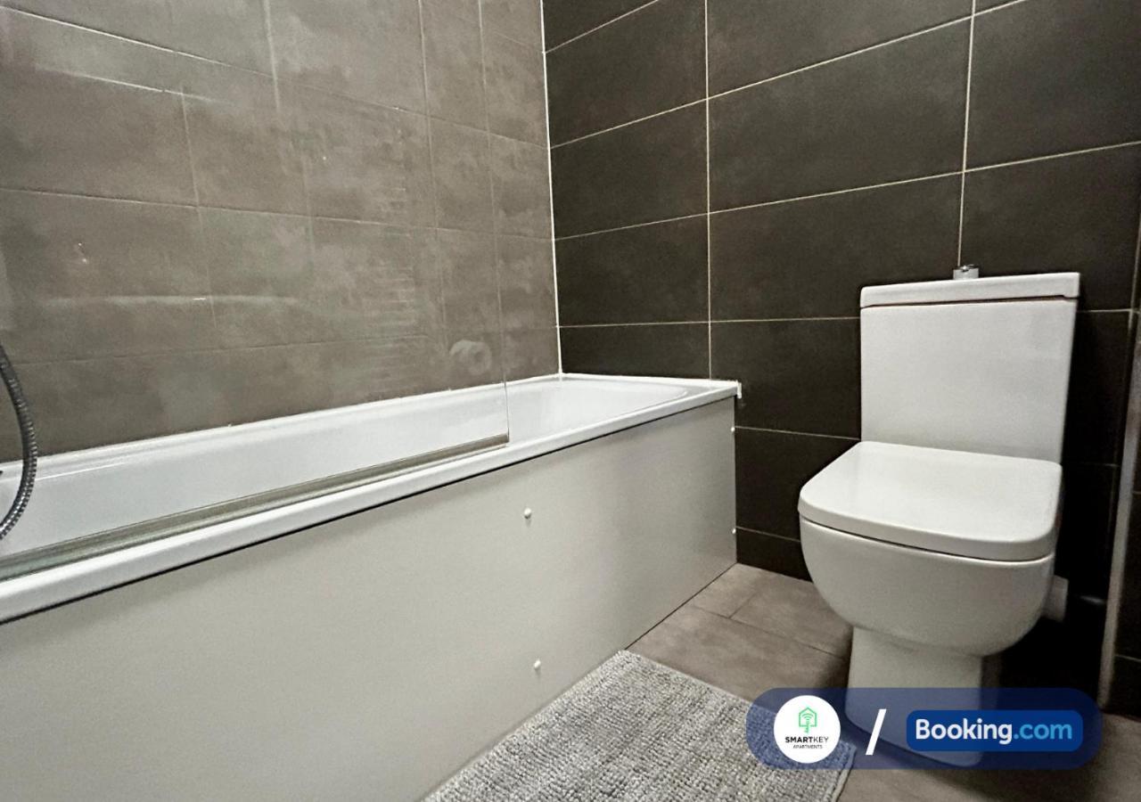 Modern 2 Bed 2 Bath Apartment Free Parking Watford  Buitenkant foto