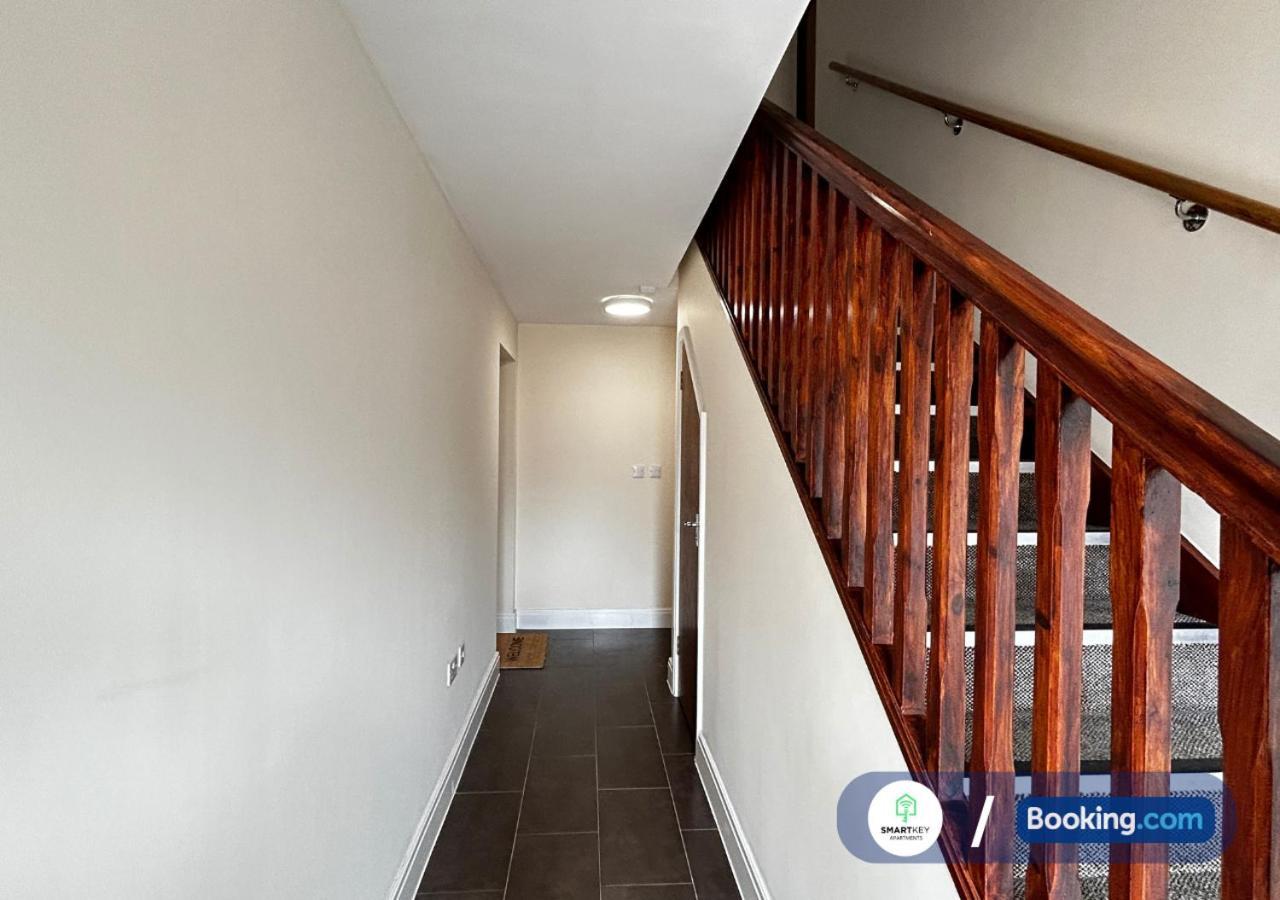 Modern 2 Bed 2 Bath Apartment Free Parking Watford  Buitenkant foto