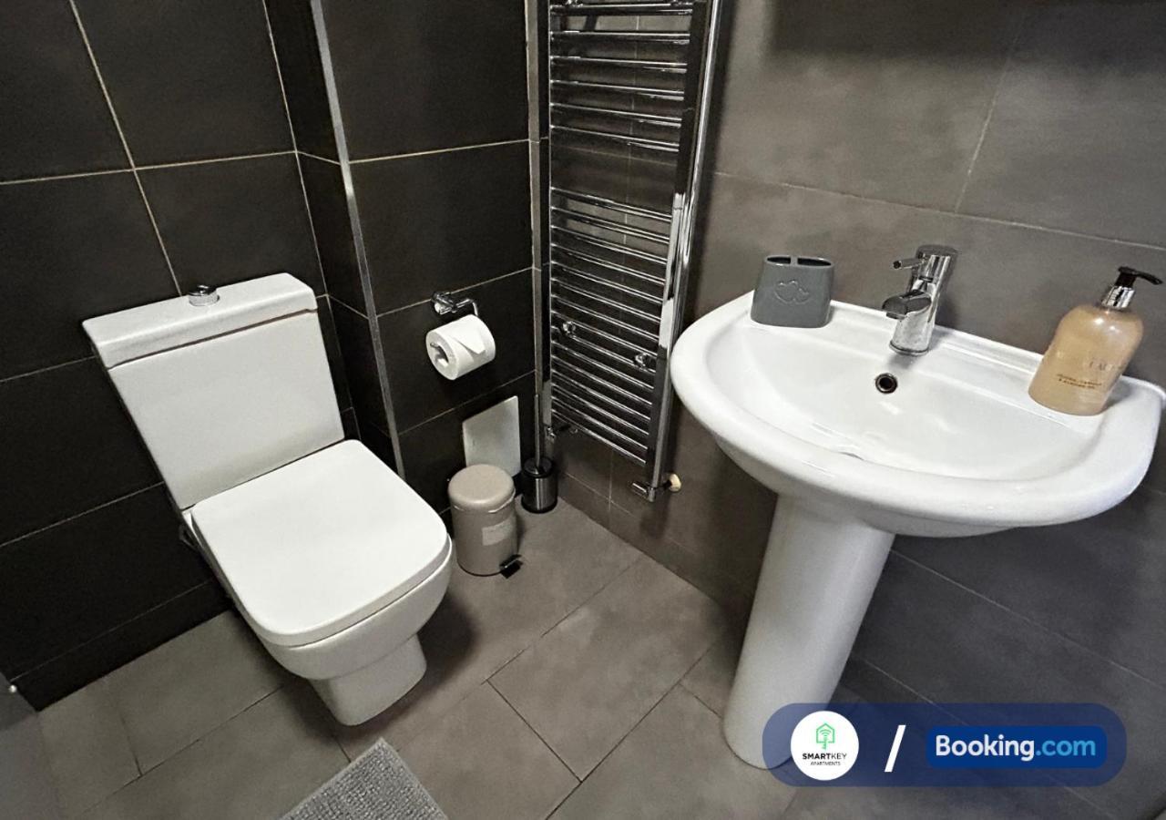 Modern 2 Bed 2 Bath Apartment Free Parking Watford  Buitenkant foto